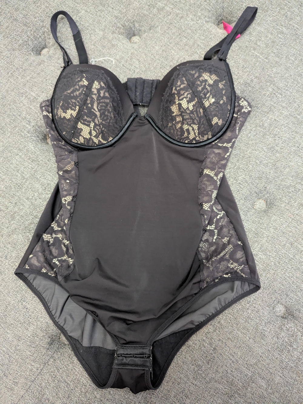 Maidenform Black Lace Underwire Bodysuit Shapewear